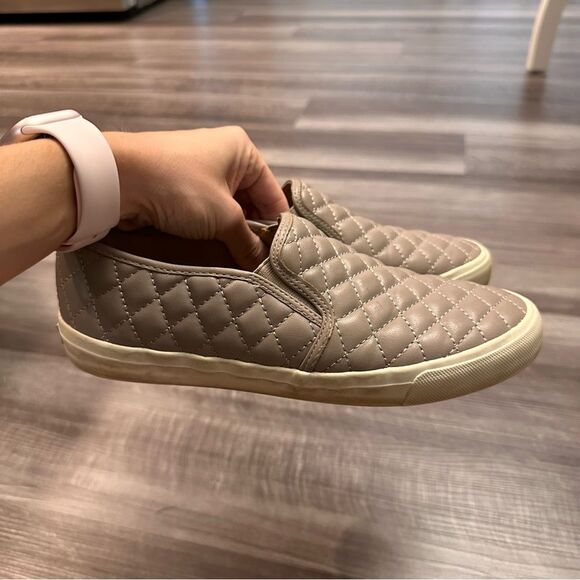 G.H Bass & Co women’s tan leather quilted loafers size 6.5 - Picture 11 of 12